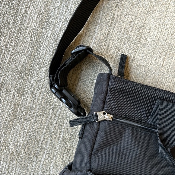 ❣️SKIP HOP BLACK DIAPER BAG ~ CONVERTIBLE SHOULDER STRAP - Picture 13 of 16